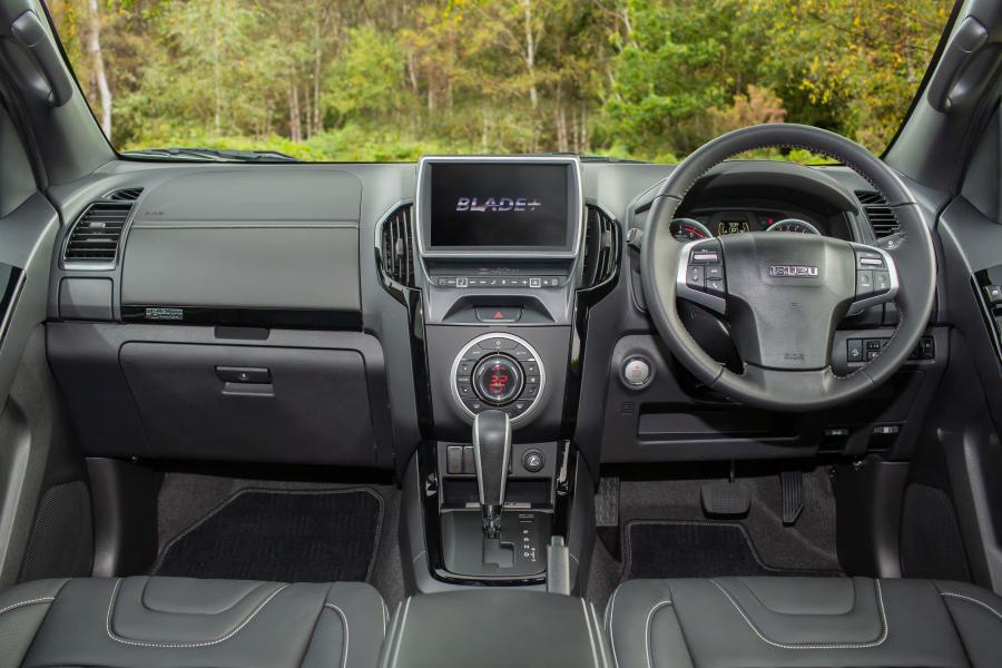 Торпедо Isuzu D-Max Blade+ Double Cab 2019 года  (UK) (фото 8 из 12)